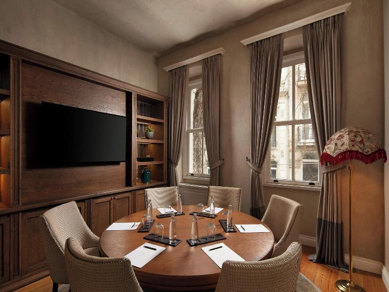 Adahan DeCamondo Pera Autograph Collection image