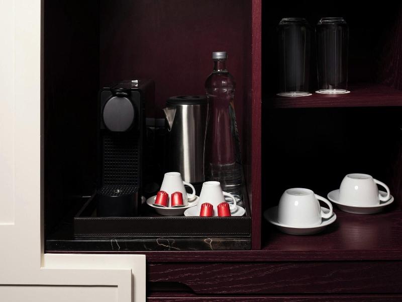 Adahan DeCamondo Pera Autograph Collection image