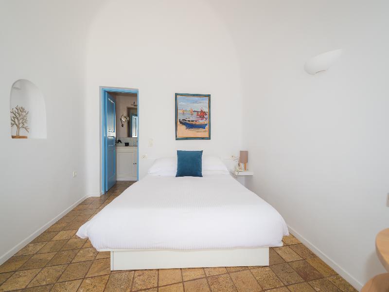 Pantelia Suites image
