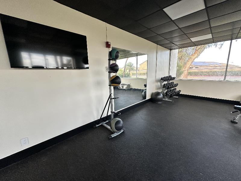 Days Hotel by Wyndham Peoria Glendale Area image