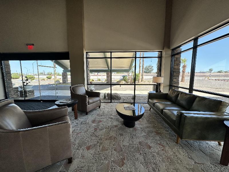 Days Hotel by Wyndham Peoria Glendale Area image