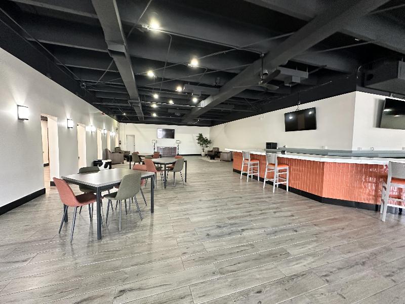 Days Hotel by Wyndham Peoria Glendale Area image