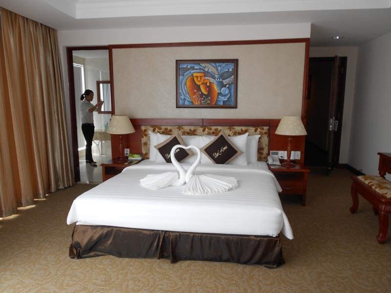 TTC Hotel Deluxe  Tan Binh