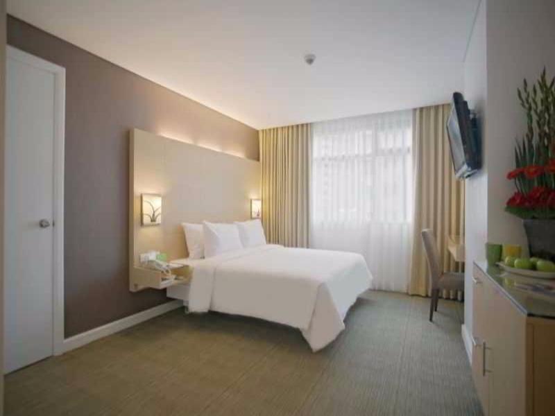 St. Giles Makati Hotel image