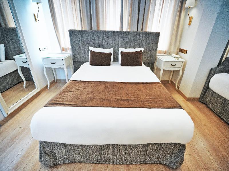 Taximtown Hotel image