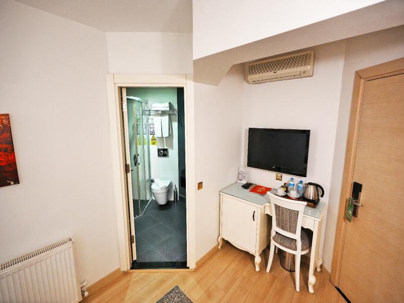 Taximtown Hotel image