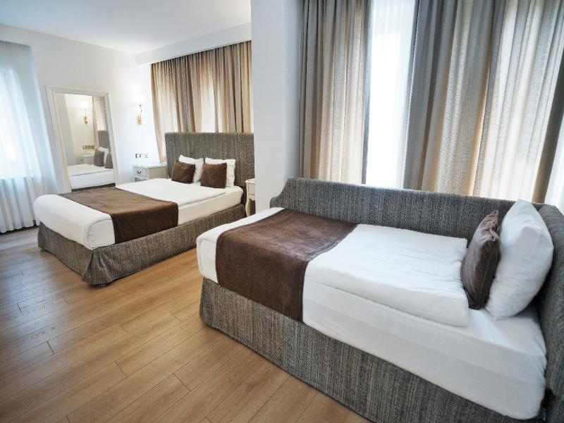 Taximtown Hotel image