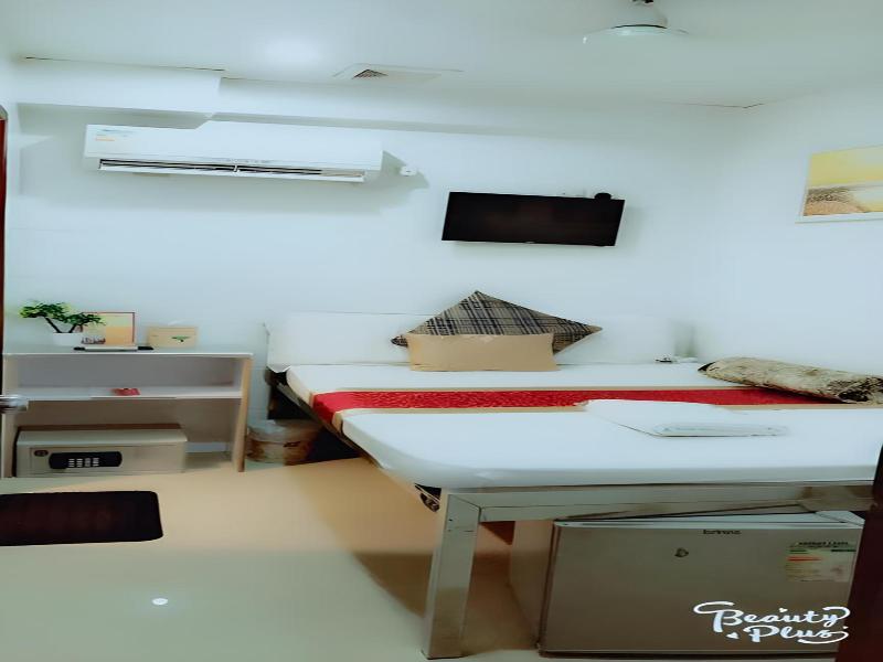 Pay-Less Guest House image