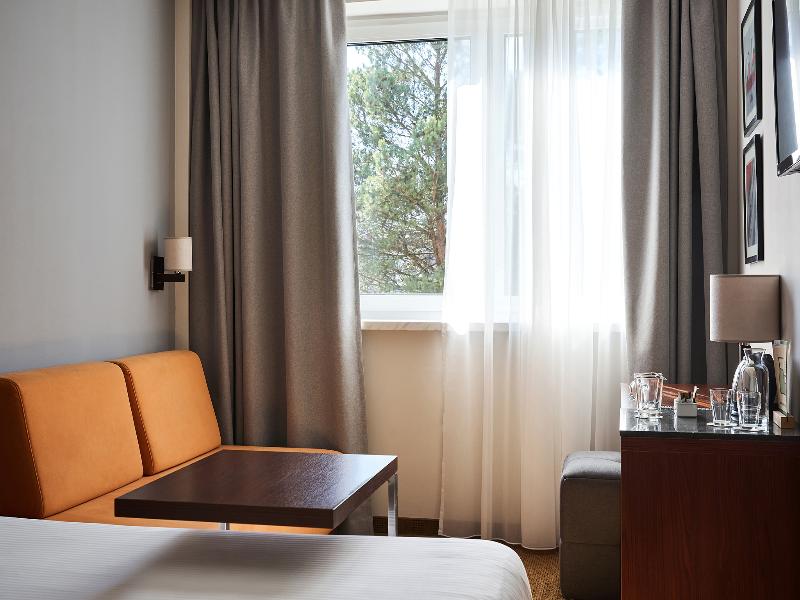 DeSilva Inn Katowice Airport image