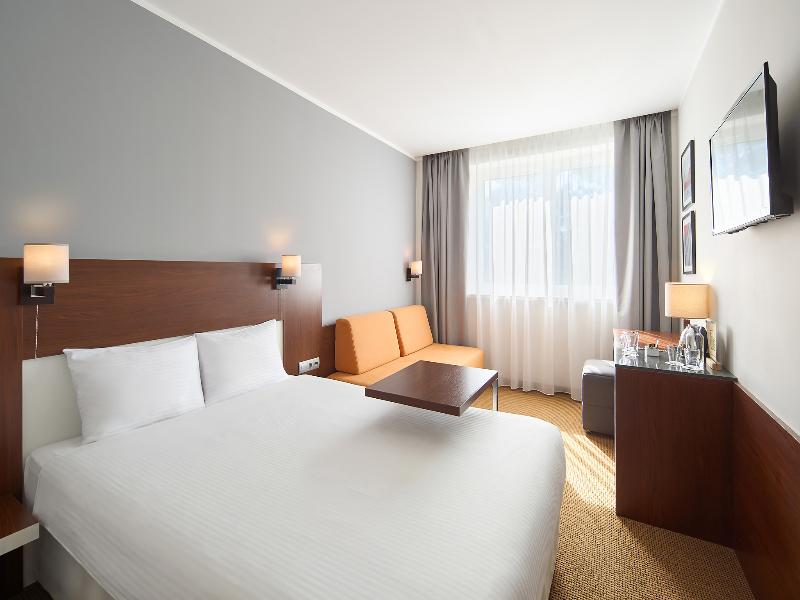 DeSilva Inn Katowice Airport image
