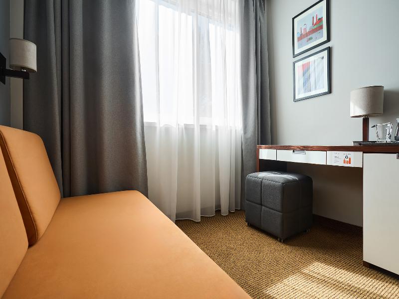 DeSilva Inn Katowice Airport image