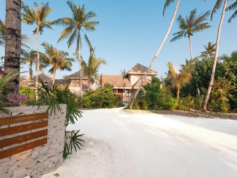Banyan Tree Madivaru image