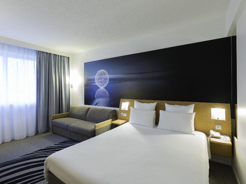 Novotel Poitiers Site du Futuroscope image