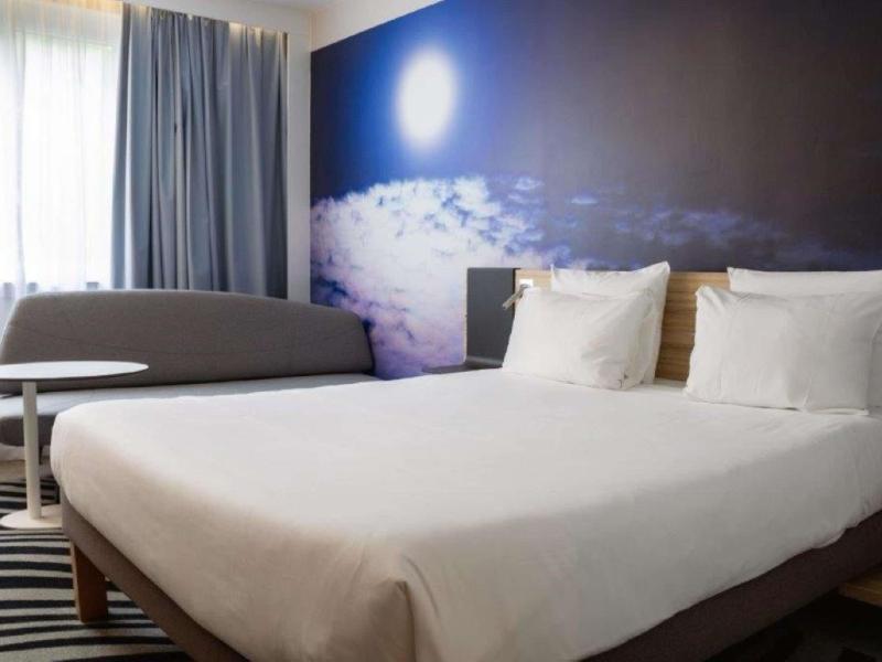Novotel Valence Sud image