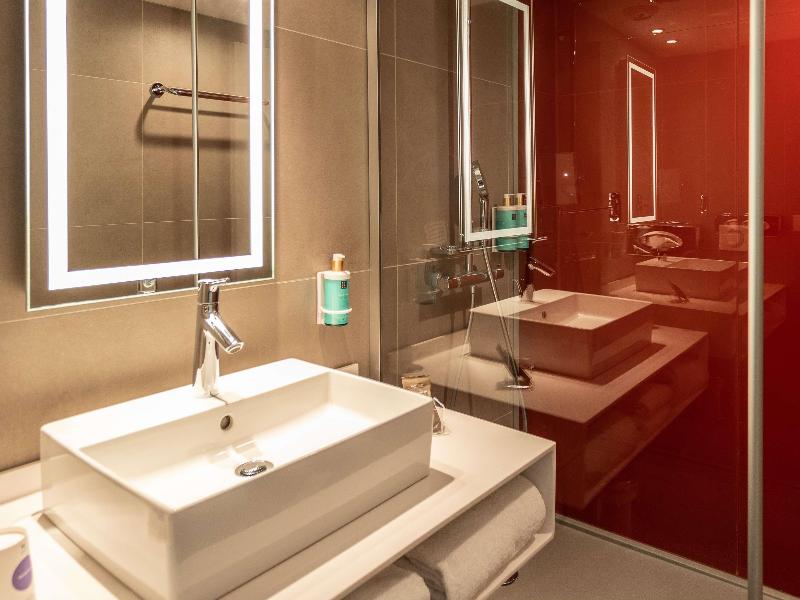 Novotel Valence Sud image