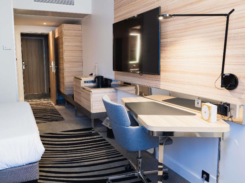Novotel Valence Sud image