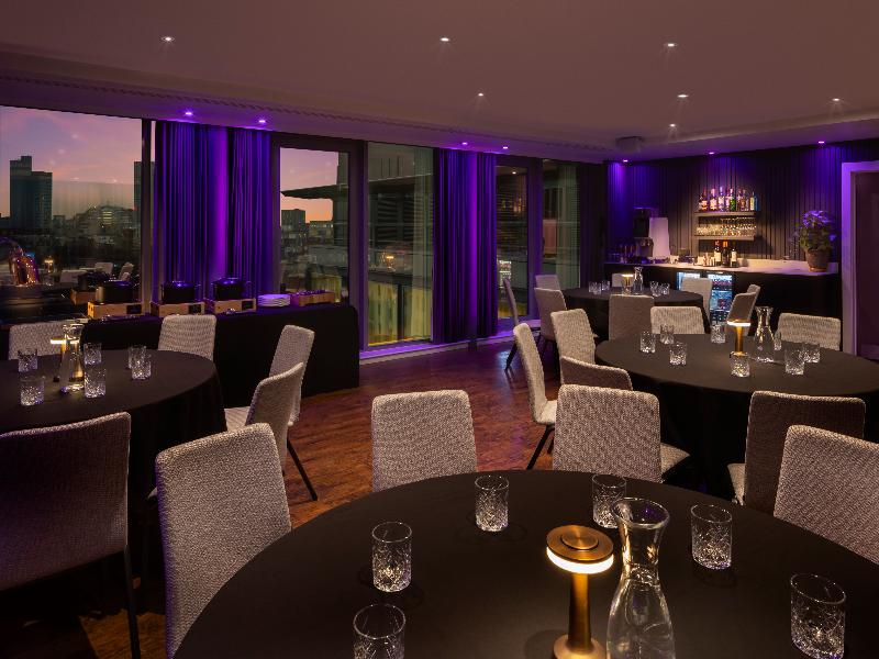 DoubleTree by Hilton Manchester - Piccadilly image