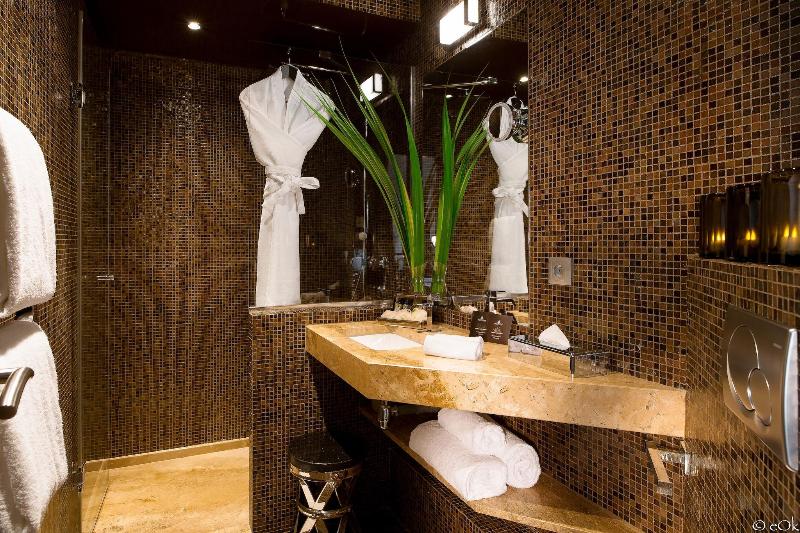 Stay in style at B Montmartre