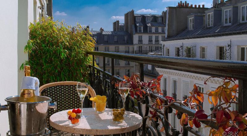 Stay in style at B Montmartre