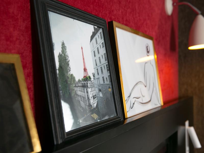 Neuville Arc de Triomphe image