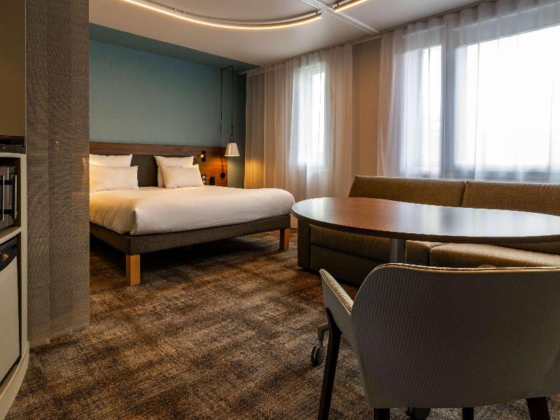 Novotel Suites Reims Centre image