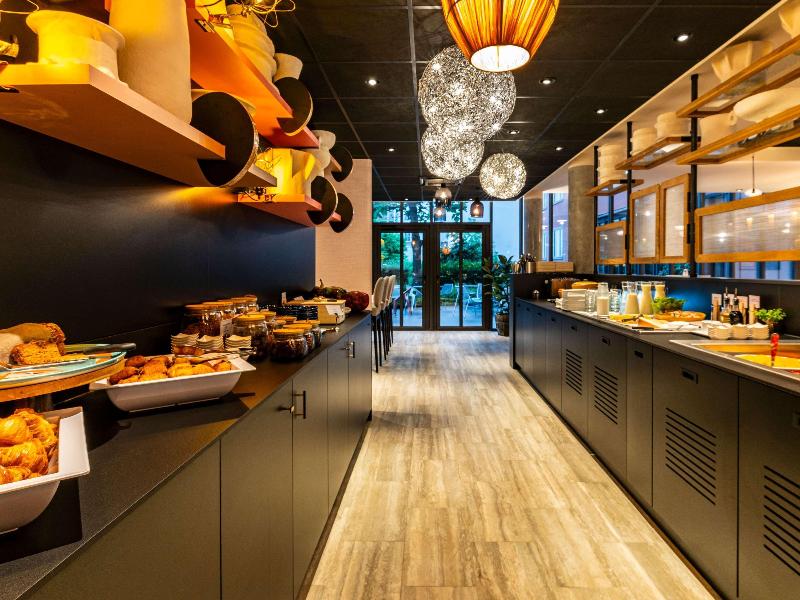 Novotel Suites Reims Centre image
