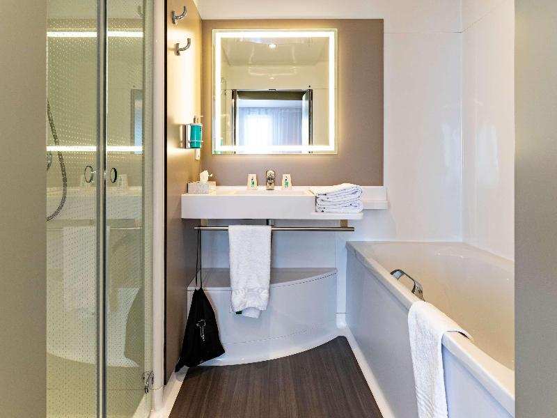 Novotel Suites Reims Centre image