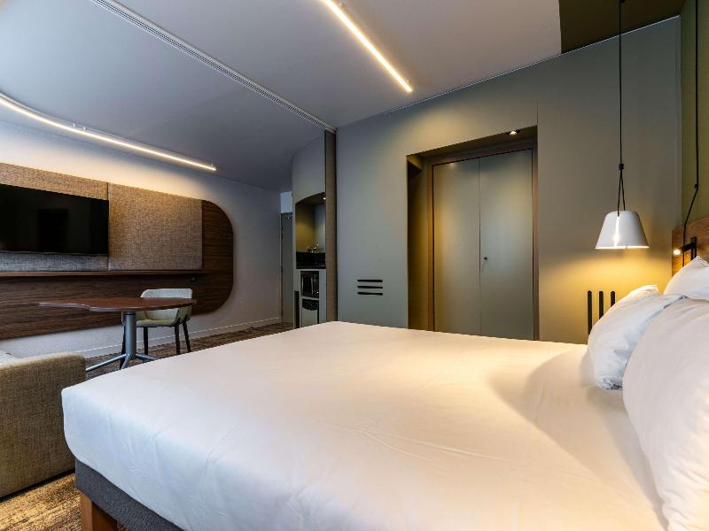 Novotel Suites Reims Centre image