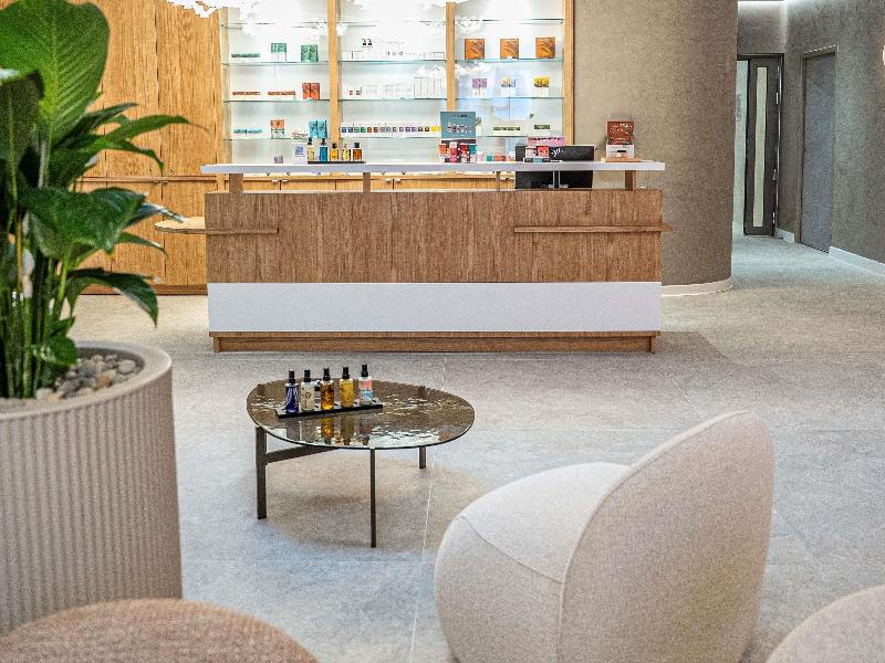 Novotel Avignon Centre image