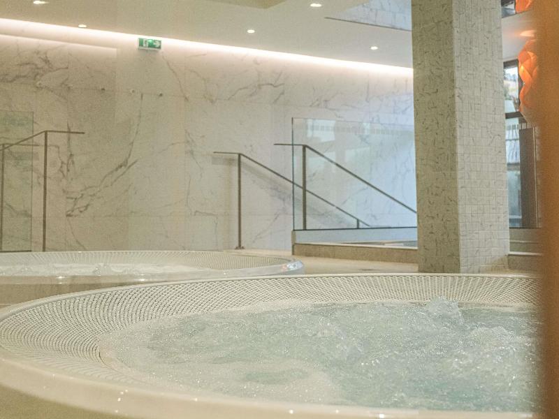 Novotel Avignon Centre image