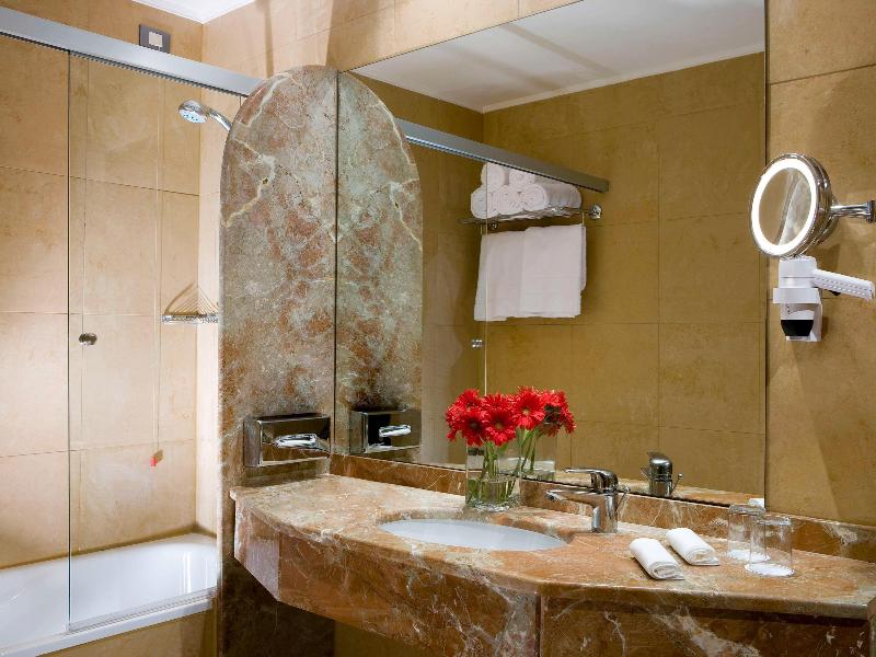 Mercure Roma West