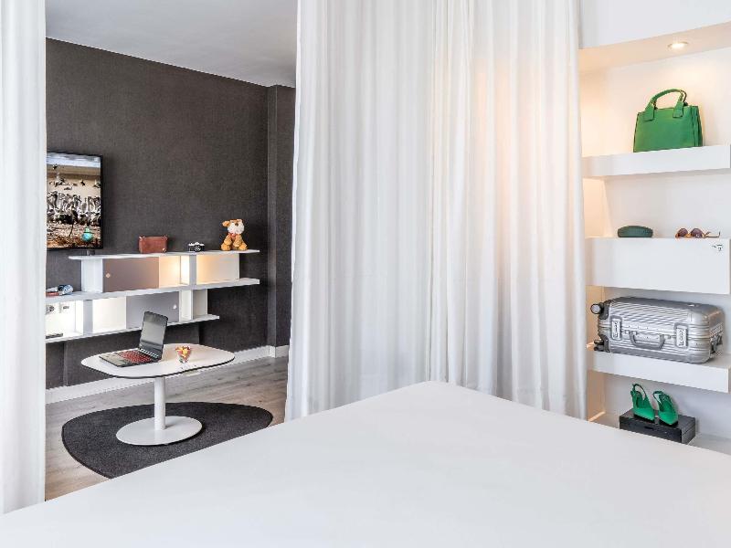 Novotel Suites Malaga Centro image