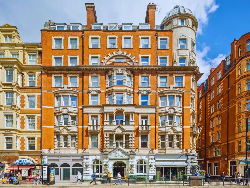 London Bloomsbury Square Hotel by IHG image