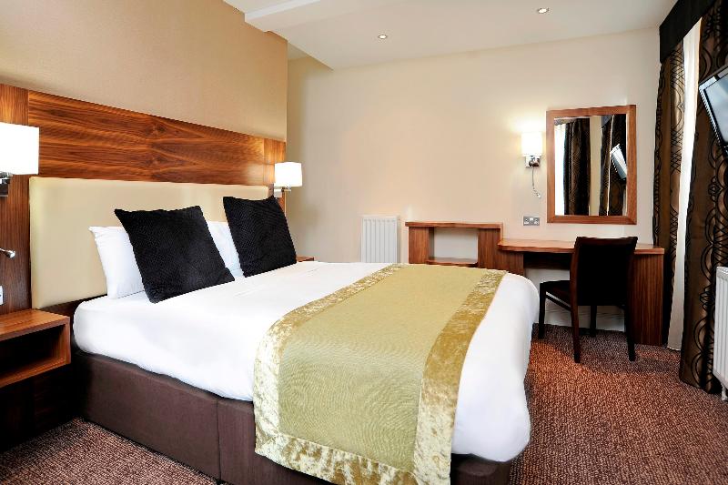 London Bloomsbury Square Hotel by IHG image