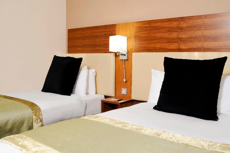 London Bloomsbury Square Hotel by IHG image