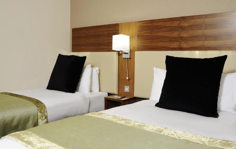 London Bloomsbury Square Hotel by IHG image