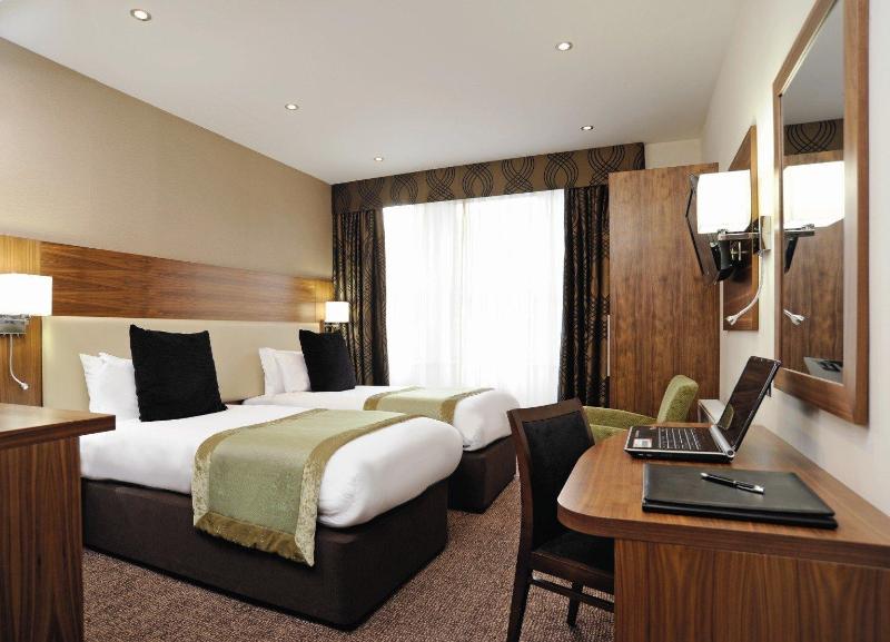 London Bloomsbury Square Hotel by IHG image