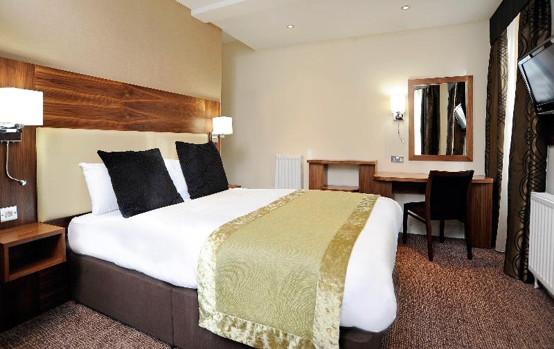 London Bloomsbury Square Hotel by IHG image