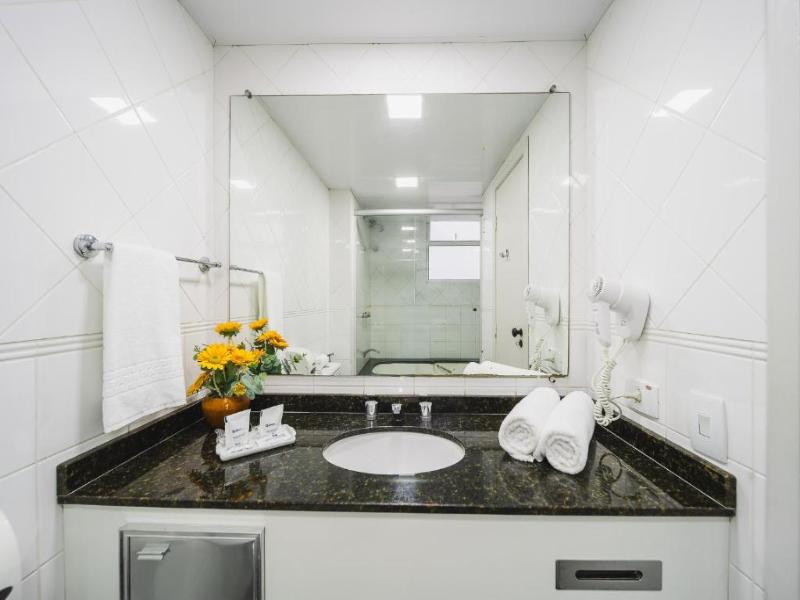 Hotel Dan Inn Curitiba Centro by Nacional Inn image