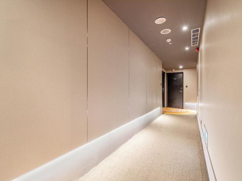 CHECK Inn Taipei Xinyi image