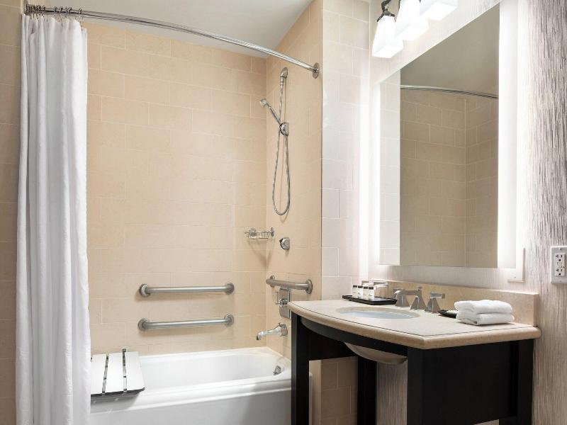Sheraton Garden Grove Anaheim South image