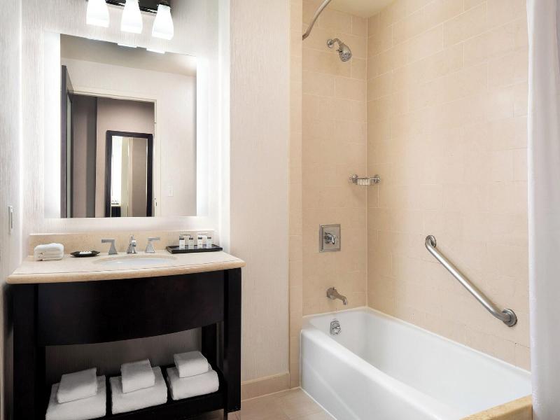 Sheraton Garden Grove Anaheim South image