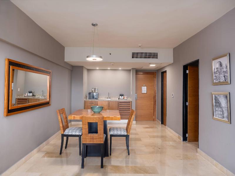 Radisson Santo Domingo image