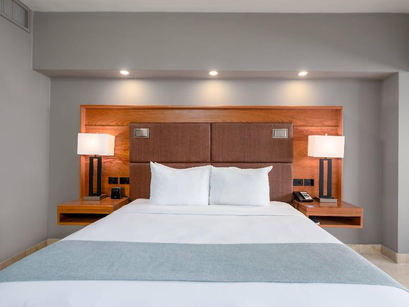 Radisson Santo Domingo image
