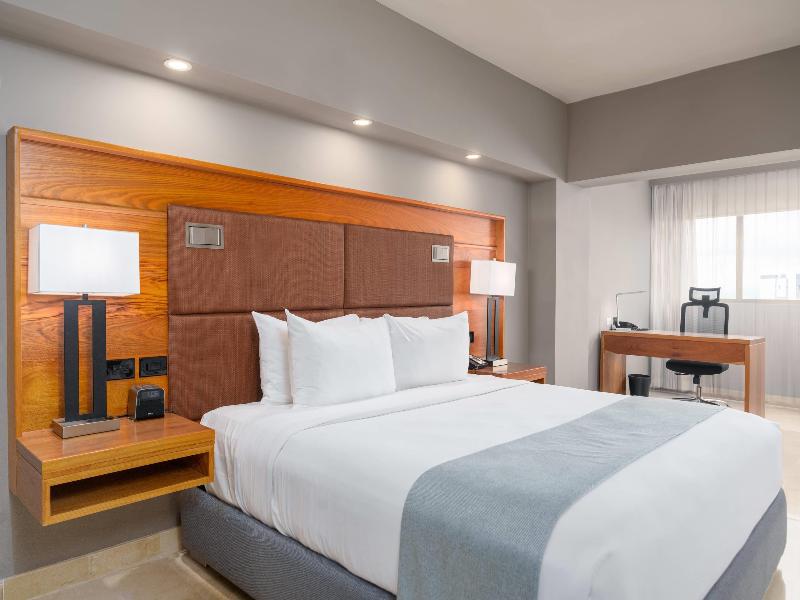 Radisson Santo Domingo image