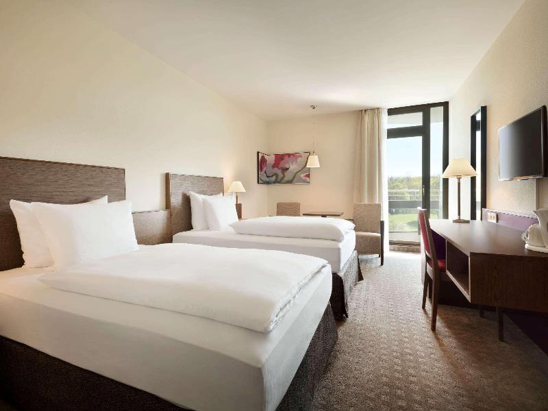 Ramada By Wyndham Nuernberg Parkhotel image