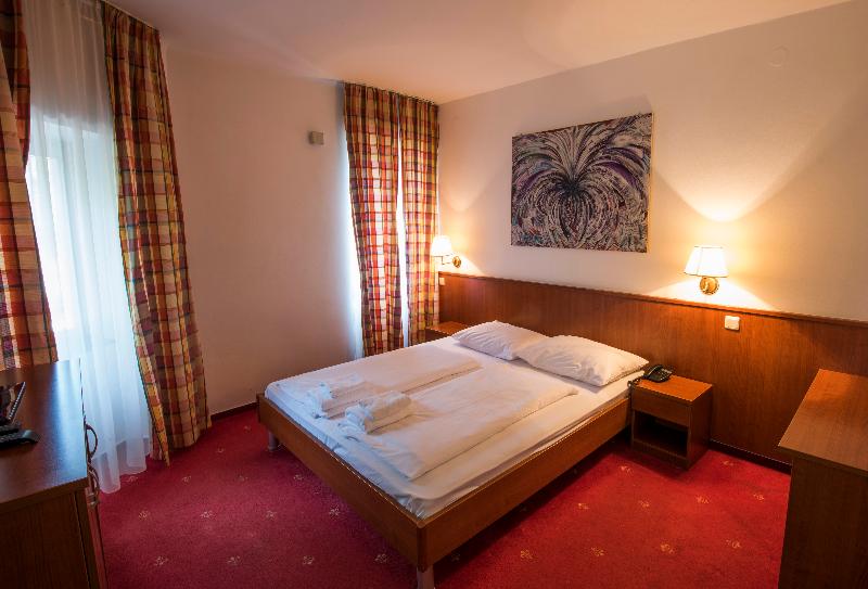 Hotel Risnjak image