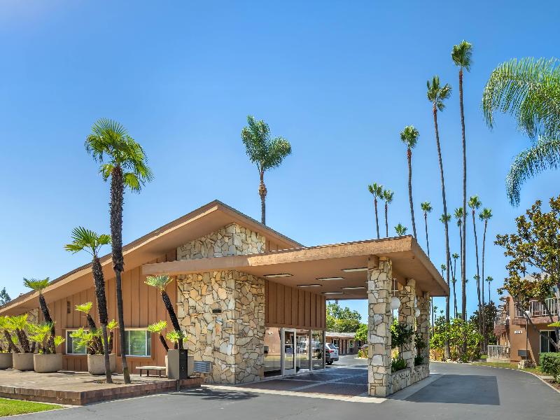 Best Western Pine Tree Motel image