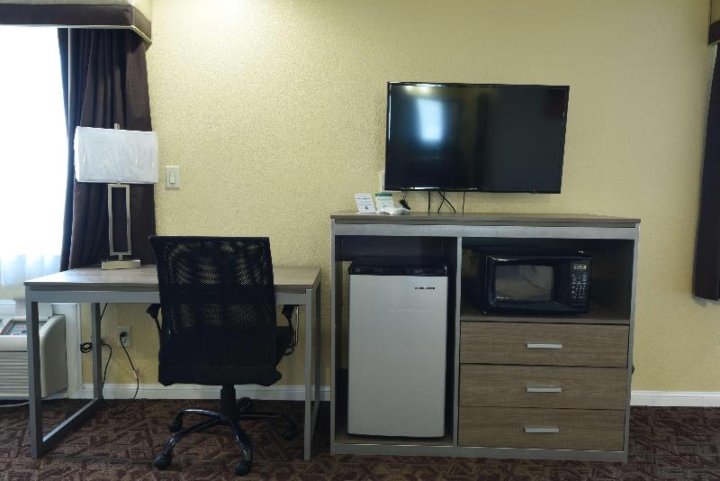 Best Western Hanford Inn image