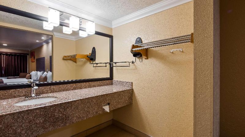 Best Western Hanford Inn image